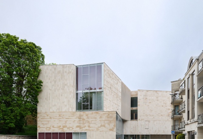 Cultural Centre in Bourg-la-Reine by Dominique Coulon & associés. Photograph by Eugeni Pons.
