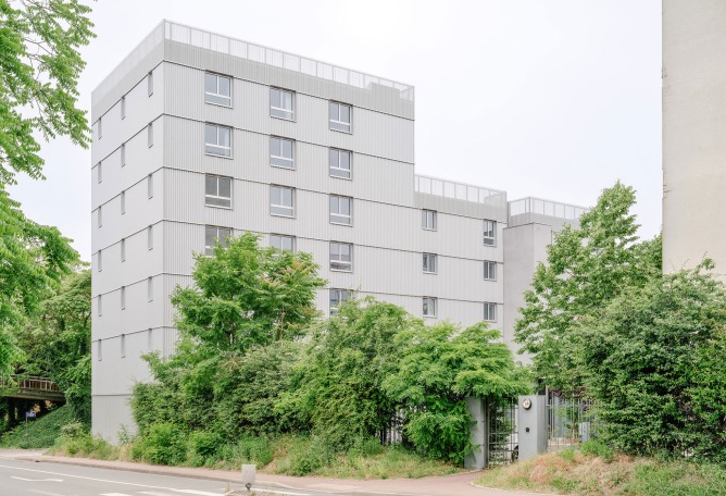 Student residence in Cergy by graal. Photograph by Giaime Meloni.