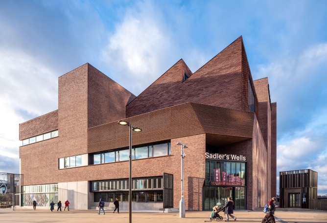 Sadler’s Wells Dance Theatre by O'Donnell + Tuomey. Photograph by Peter Cook.