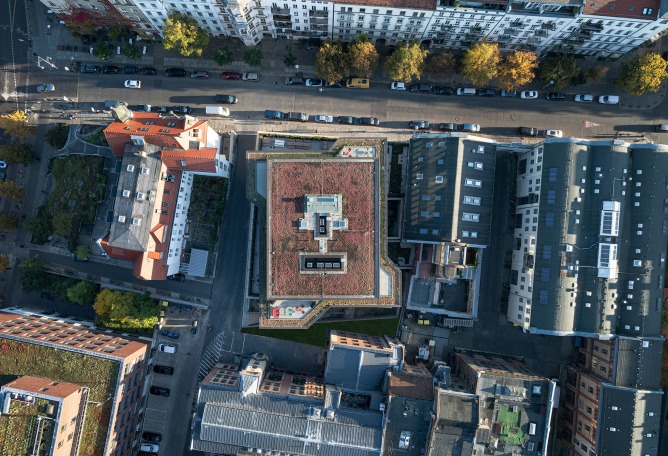 Edificio de oficinas SAB por Tchoban Voss Architekten. Fotografía por HG Esch.