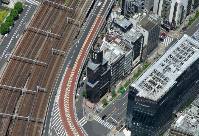 Kenzo Tange's Shizuoka Press and Broadcasting Center, renovated by TAISEI. Bird's-eye view. Photograph by  Naoki Kumagai Photo Office, Inc.