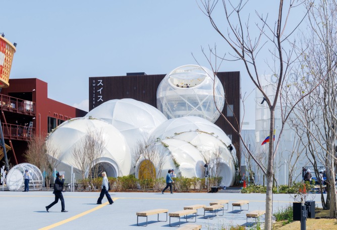 Exterior view. Swiss Pavilion by by Manuel Herz Architekten. Photograph by Iwan Baan / FDFA, Presence Switzerland.