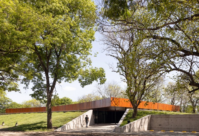 Judicial Morgue for the city of Vera. Photograph by Ramiro Sosa.
