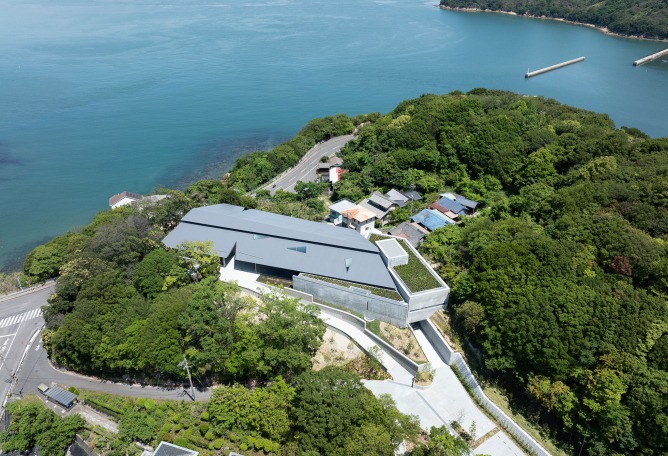 Naoshima Nuevo Museo de Arte por Tadao Ando. Fotografía por GION.