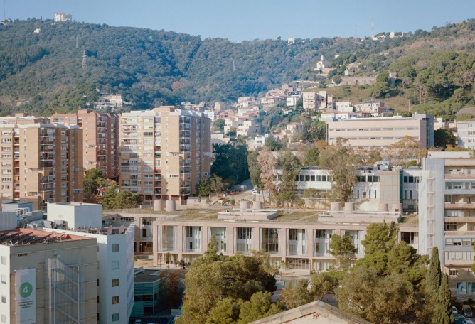 VHIR Vall d’Hebron Campus Research Center by BAAS + ESPINET/UBACH. Photograph by Gregori Civera.