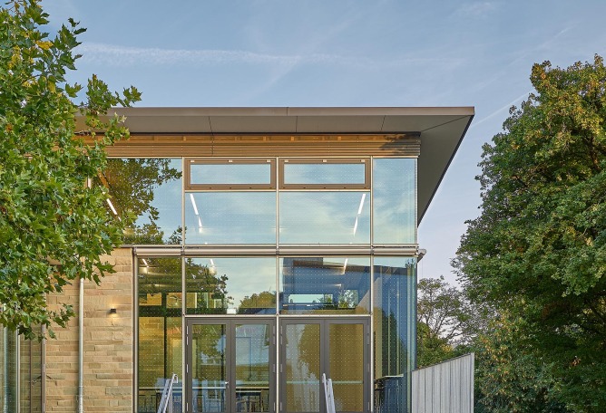New cafeteria building in Neuenstein by Steinbach Schimmel Architekten. Photograph by Zooey Braun.
