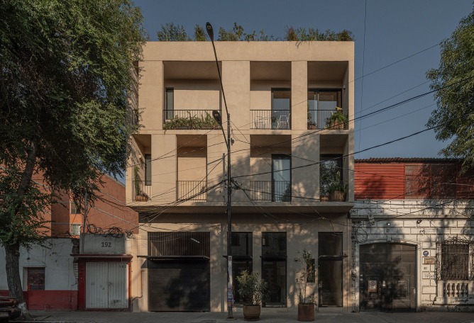 Mariano Azuela 194 by Bloqe Arquitectura. Photograph by Pavelin.