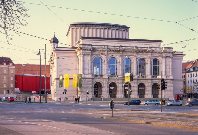 Grosses Haus antes de la reconstrucción, 2018 © Florian Waadt y Nikolas Hagele / Ciudad de Augsburgo.