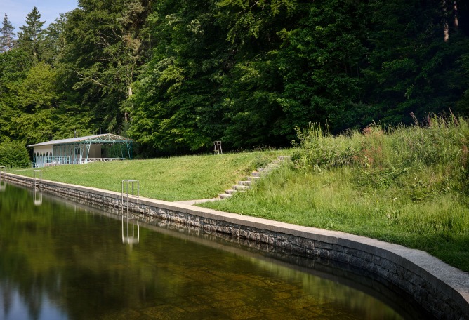 Forest Pool by Mjölk architekti + Marie Vondráková. Photograph by BoysPlayNice.