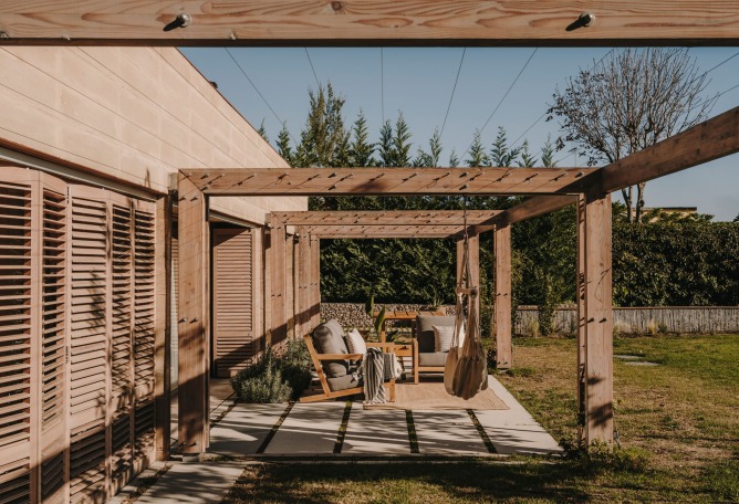 Casa Serra d’Ordal by Slow Studio. Photograph by Salva López.