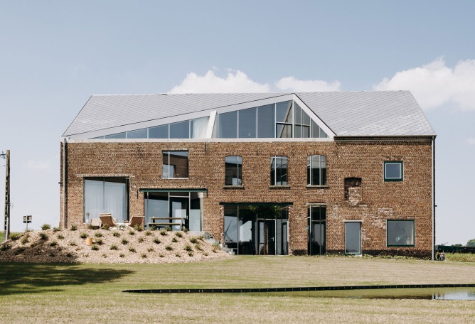 Casa Lyco por OYO Architects. Fotografía por Karen Van der Biest.