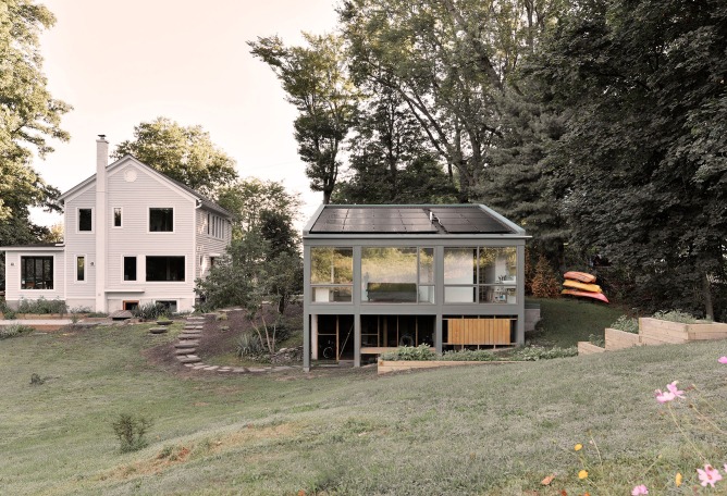 Anchorage Road Artist Studio by Ballman Khapalova. Photography by Ballman Khapalova.