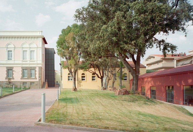 Academy of Fine Arts “M.Sironi” by Studio Associato di Architettura LERUA. Photography by Aldo Amoretti.