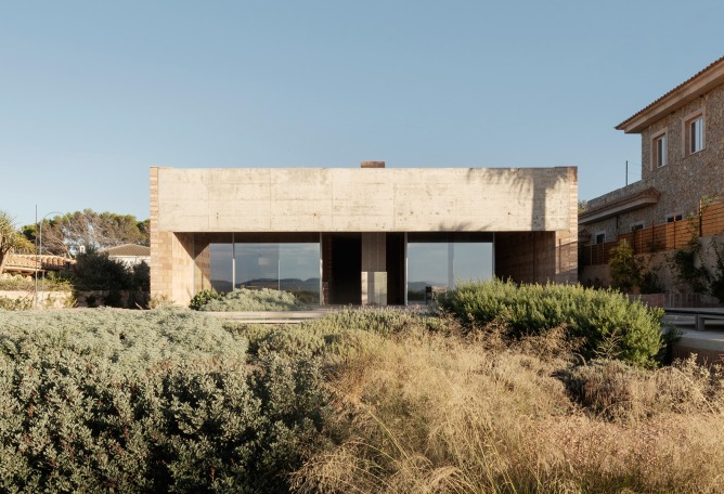 Ca na Birgit by TEd'A arquitectes. Photograph by Luis Díaz Díaz. Ca na Birgit by TEd'A arquitectes. Photograph by Luis Díaz Díaz.