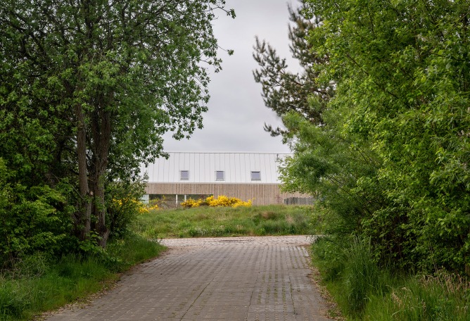 House in Jastrzębia Góra by Archmondo. Photograph by Jakub Certowicz.