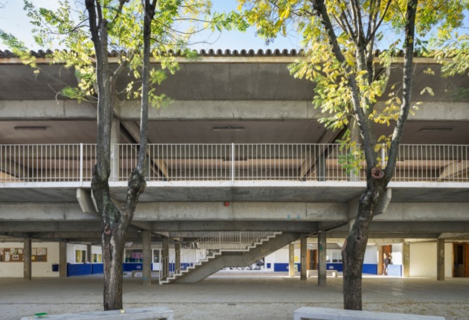 Aljarafe School by Fernando Higueras and Antonio Miró. Photograph by Juanca Lagares.