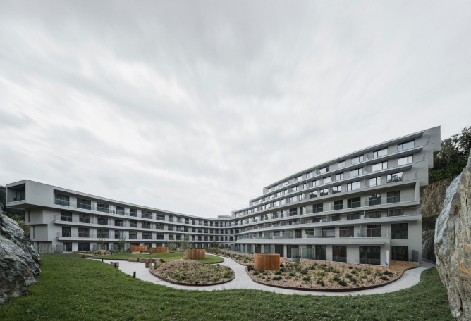 Diorit Residence por Architekti DRNH. Fotografía por Pavel Barták.
