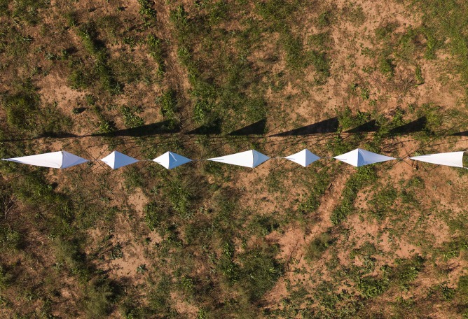 Pabellón 100 metros lineales por Pablo Paradinas Sastre y Eletres Studio. Fotografía por Sergi Villanueva.