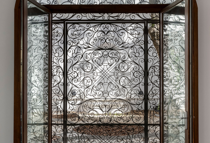 Intervention in "Casa Palacio de la Marquesa de Nervión" by Sánchez Ramos Arquitectos and padilla nicás arquitectos. Photograph by Adrián Ibáñez.