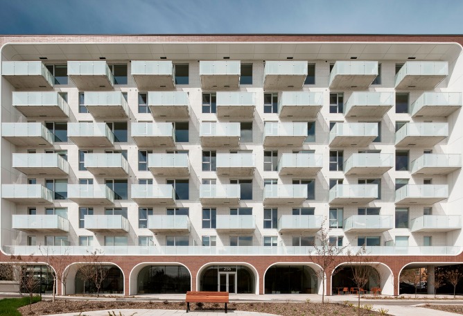 Mellem Les Trembles by ACDF architecture. Photograph by Adrien Williams.