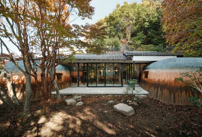 Haniyasu House by AATISMO. Photograph by Shinya Sato.