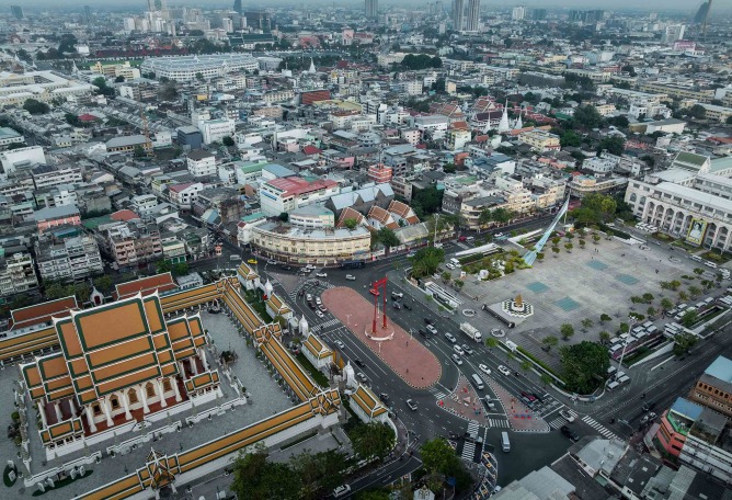 «High Line Bangkok» por HAS design and research. Fotografía por DOF Sky|Ground.