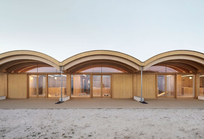 Escoleta infantil de Muro por BOS Arquitectes. Fotografía por Del Rio Bani.
