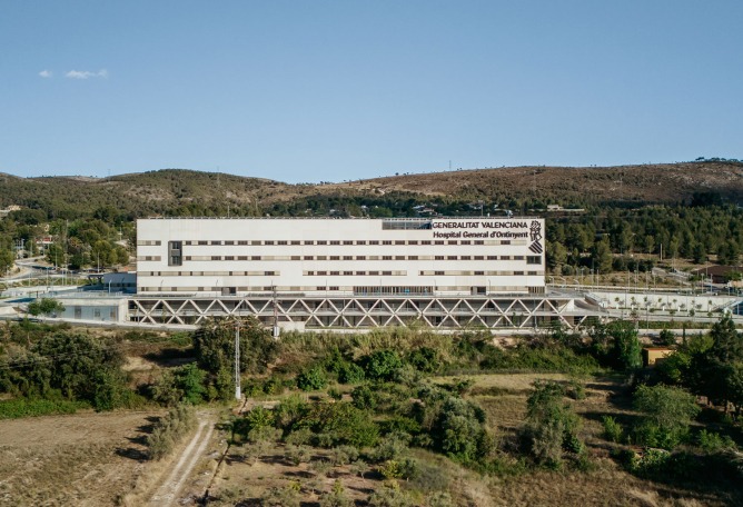 Ontinyent Hospital by Contell-Martínez and Manuel Vega. Photograph by Alejandro Gómez Vives.