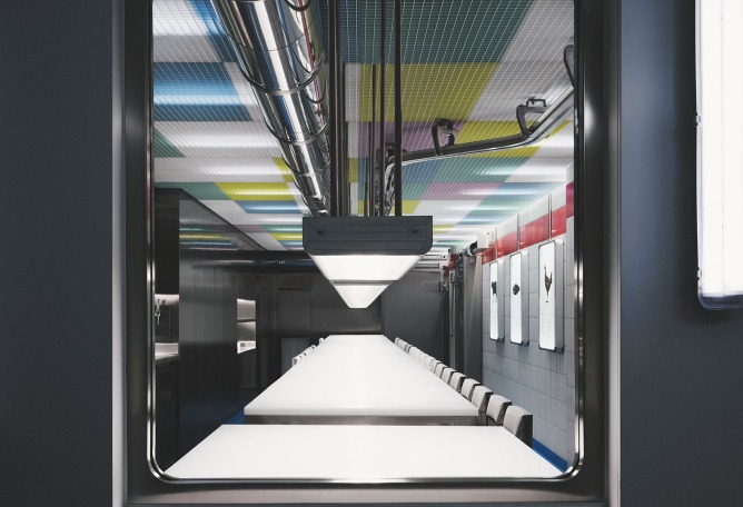 "Sala de Despiece SDD1" by yyplusplus. Photograph by Enanei.