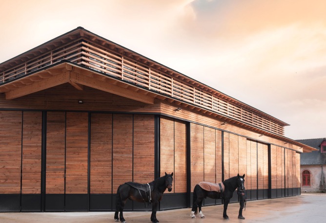 Sala Espectáculos Haras Nacional de Hennebont por K architectures. Fotografía por Yon de Poncins.