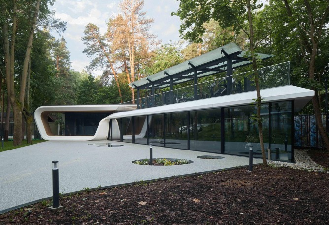 Garaje para colección de automóviles por Atrium. Fotografía cortesía de Atrium.