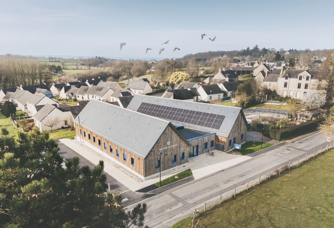 Centro de salud Tremblay Val-Couesnon por Celeste. Fotografía por Eric Sueur.