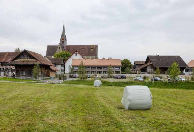 Casas pequeñas Kappel am Albis por Atelier Kempe Thill. Fotografía por Ulrich Schwarz.