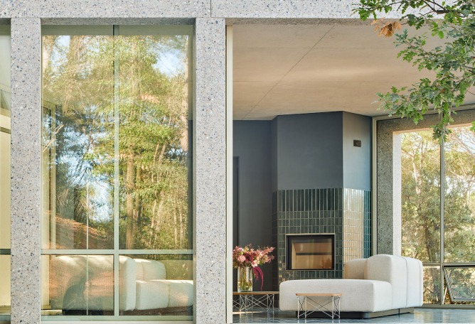 House in Aiguablava by López Rivera Arquitectos. Photograph by José Hevia.