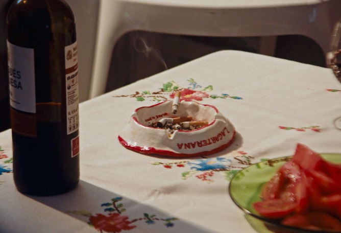 "Si te quedas" by Mikalley.