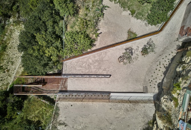 Landscape staircase in la Vall del Paradís by Comas-Pont arquitectes. Photograph by Adrià Goula.