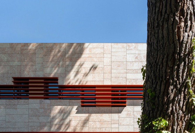 Northwest Regional Hospital Extension by lópez+aroca arquitectura. Photograph by Pedro Noguera.