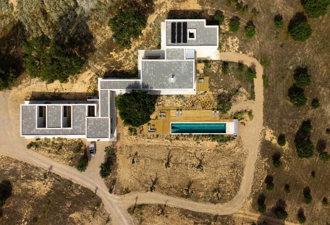 Casa M Ariane por Sabrab Architecture. Fotografía por Ivo Tavares Studio.