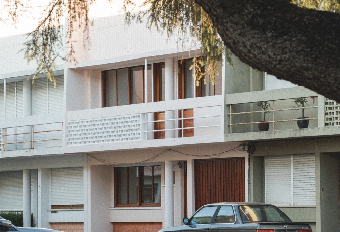 House in "O Lar Familiar" by José Pedro Lima. Photograph by José Campos.