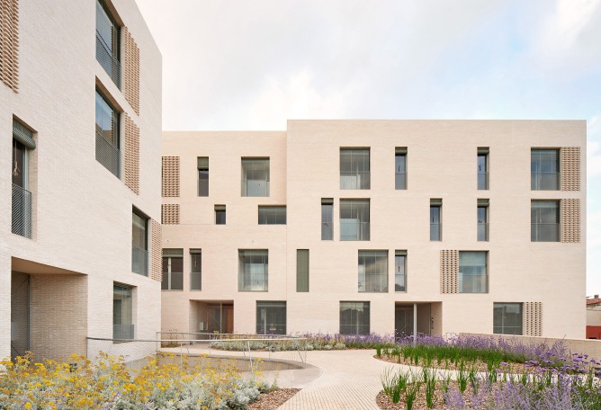 "Air Passage" by Peris + Toral Arquitectes. Photograph by José Hevia.