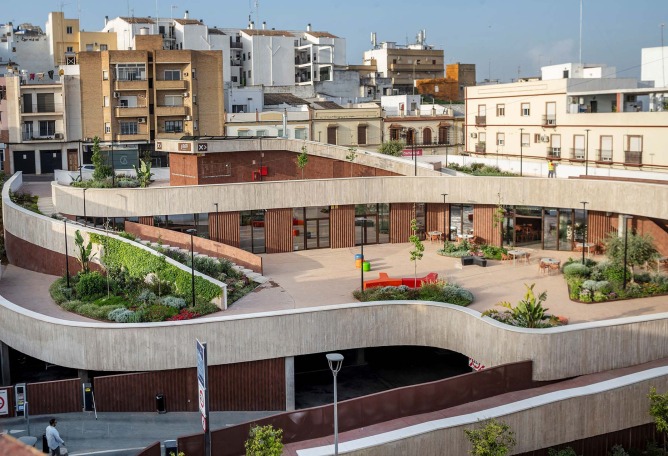 Casa de la juventud por DUNAR arquitectos + Felipe Retuerto. Fotografía por RN Fotógrafos.