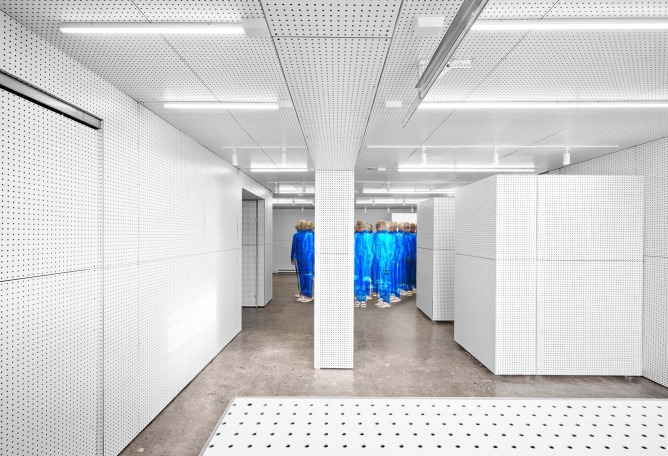 EDLM-IDLM por Studio Jean Verville architects. Fotografía por Maxime Brouillet.