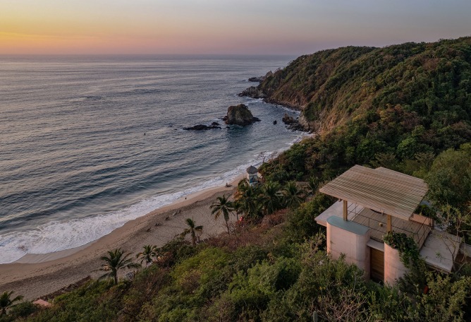 Ten feet House by Studio Font. Photograph by Alber Studio.
