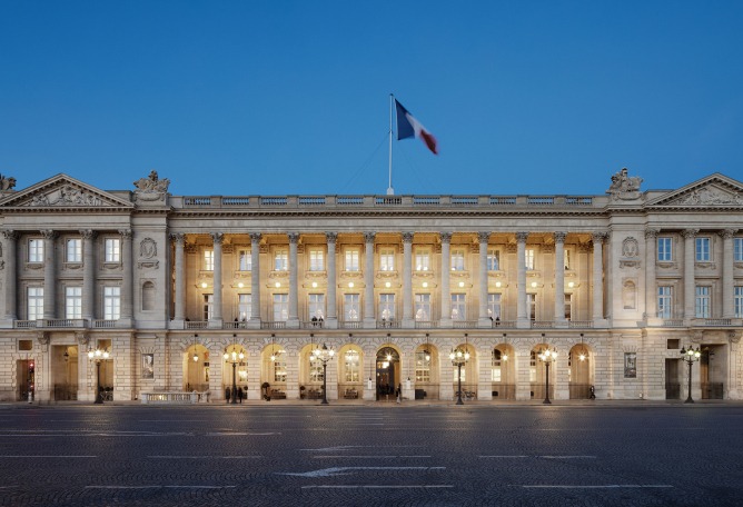 The Al Thani Collection at the Hôtel de la Marine. Photograph by Takuji Shimmura.