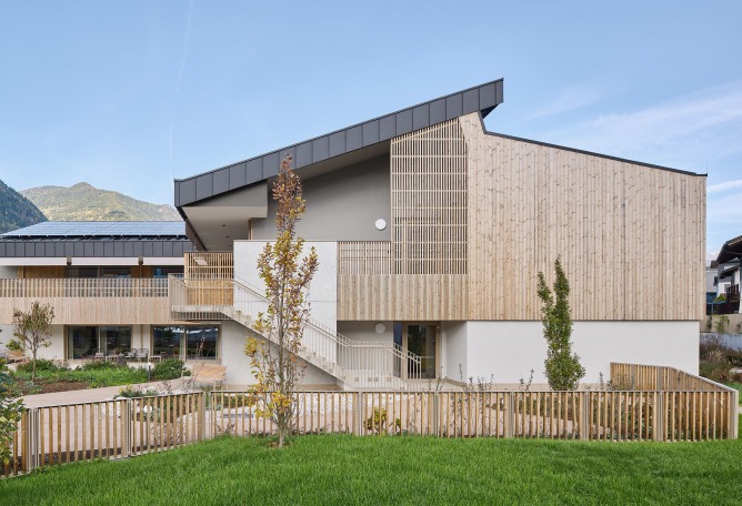 Residencia Casa Ella por PINEARQ. Fotografía por Oliver Jaist.