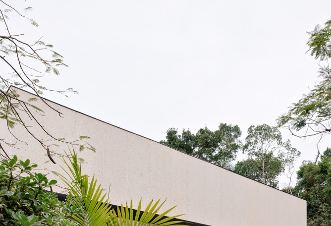 House LWF by Patrícia Martinez Arquitetura. Photograph by Fran Parente.