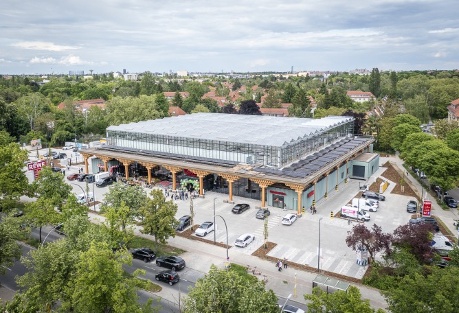 REWE Green Farming Berlin by ACME. Photograph by Christoph Große.   