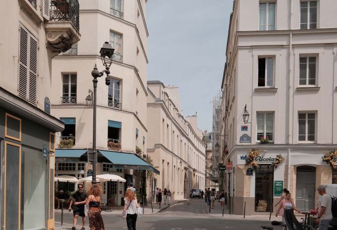 Pavée Street by MARS Architectes. Photograph by Raphael Renard.
