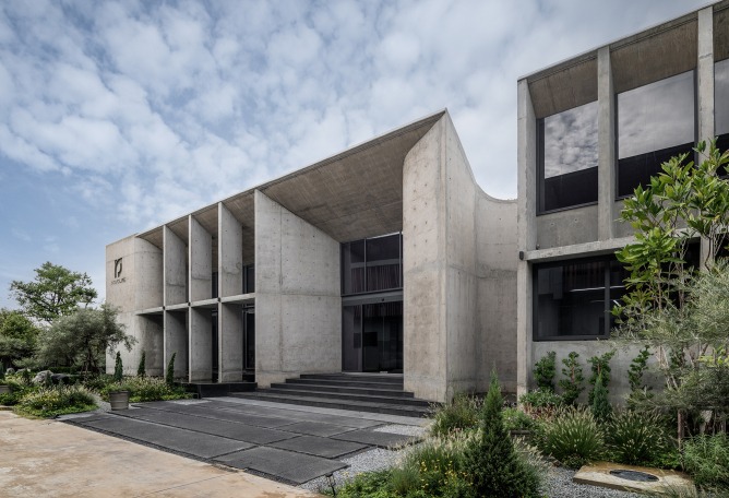 Exterior. Novolife HQ Office by Studio Krubka. Photograph by Weerapon Singnoi.