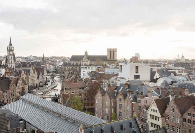 El Design Museum Gent por Carmody Groarke y ATAMA. Fotografía por Johan Delil.